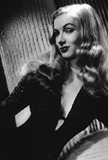 How tall is Veronica Lake?